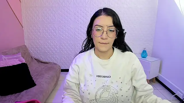 Snapshot of Violetaa_diazz chatting on 11, 10, 2025 Violetaa diazz online show from 11, 10, 2025