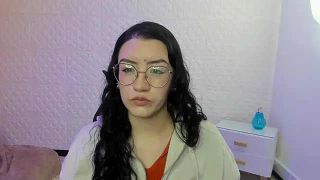 Snapshot of Violetaa_diazz chatting on 25, 10, 2025 Violetaa diazz online show from 25, 10, 2025