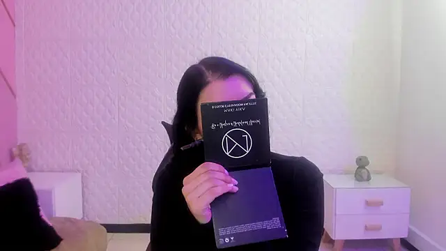 Violetaa diazz online show from 27, 3, 2026