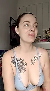 Lola Hale online show from 19, 3, 2025