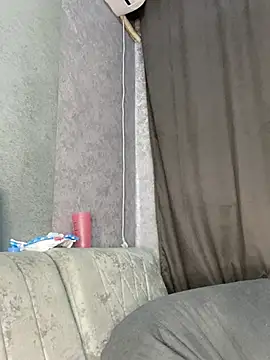 Lola Hale online show from 14, 1, 2026