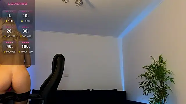 janecandyy  online show from 13, 1, 2025