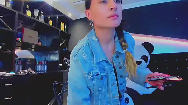 Coral Gibson online show from 14, 3, 2025