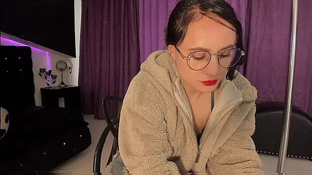 Coral Gibson online show from 23, 2, 2026