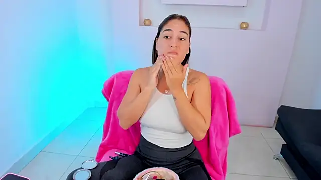 ScarlettWet9 online show from 5, 12, 2024