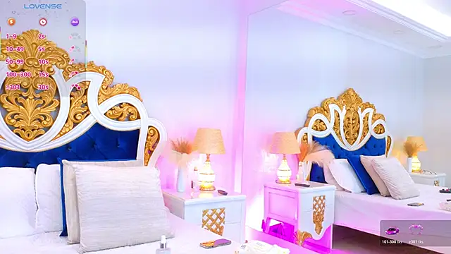 Snapshot of AshleyFerri chatting on 25, 11, 2025 AshleyFerri online show from 25, 11, 2025