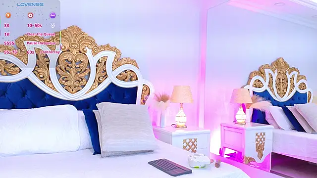 Snapshot of AshleyFerri chatting on 26, 11, 2025 AshleyFerri online show from 26, 11, 2025