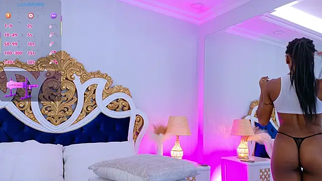 Snapshot of AshleyFerri chatting on 5, 12, 2025 AshleyFerri online show from 5, 12, 2025