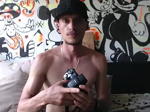 roystonee01 online show from 24, 9, 2025