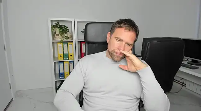 Snapshot of John-E-Dough chatting on 4, 12, 2024 John-E-Dough online show from 4, 12, 2024