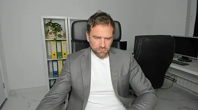 Snapshot of John-E-Dough chatting on 6, 12, 2024 John-E-Dough online show from 6, 12, 2024