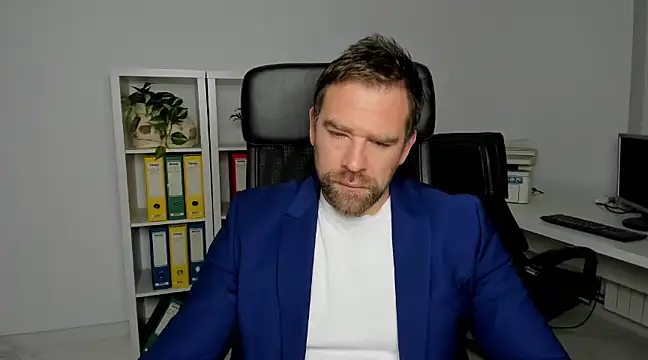 Snapshot of John-E-Dough chatting on 12, 12, 2024 John-E-Dough online show from 12, 12, 2024