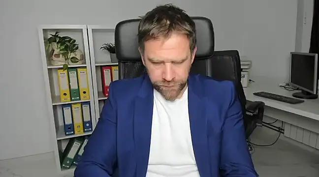 Snapshot of John-E-Dough chatting on 13, 12, 2024 John-E-Dough online show from 13, 12, 2024