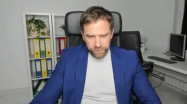 Snapshot of John-E-Dough chatting on 14, 12, 2024 John-E-Dough online show from 14, 12, 2024