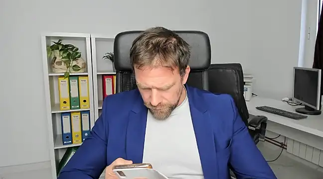 Snapshot of John-E-Dough chatting on 14, 12, 2024 John-E-Dough online show from 14, 12, 2024