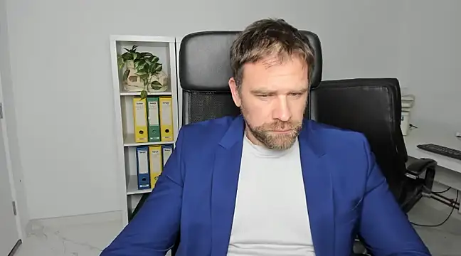 Snapshot of John-E-Dough chatting on 15, 12, 2024 John-E-Dough online show from 15, 12, 2024