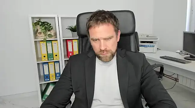 Snapshot of John-E-Dough chatting on 19, 12, 2024 John-E-Dough online show from 19, 12, 2024