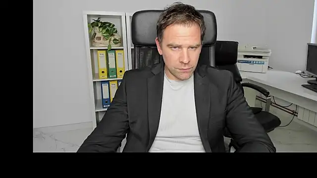 Snapshot of John-E-Dough chatting on 21, 12, 2024 John-E-Dough online show from 21, 12, 2024