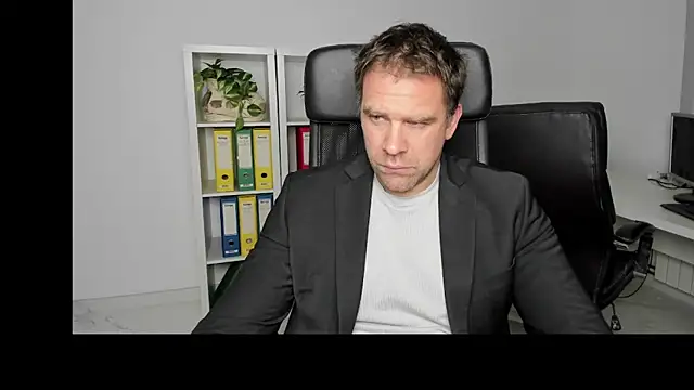 Snapshot of John-E-Dough chatting on 22, 12, 2024 John-E-Dough online show from 22, 12, 2024