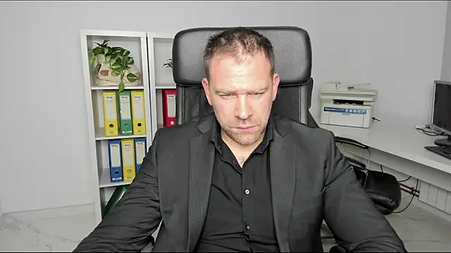 Snapshot of John-E-Dough chatting on 25, 12, 2024 John-E-Dough online show from 25, 12, 2024