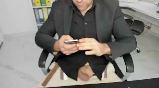 Snapshot of John-E-Dough chatting on 25, 12, 2024 John-E-Dough online show from 25, 12, 2024