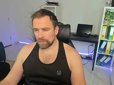 Snapshot of John-E-Dough chatting on 4, 12, 2025 John-E-Dough online show from 4, 12, 2025