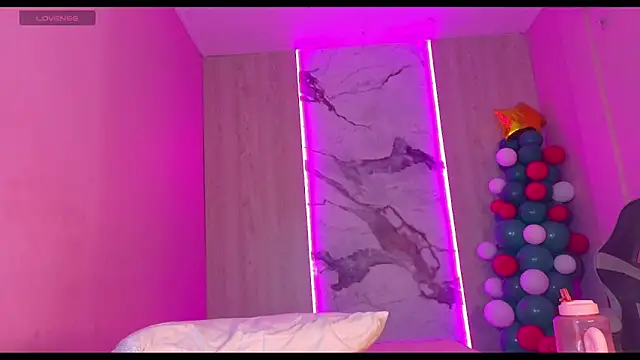 Charlotte Love10 online show from 14, 12, 2025