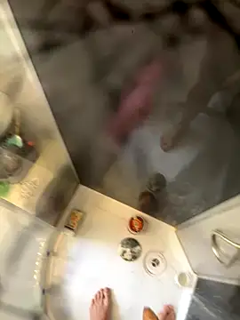 Snapshot of lescro95_ chatting on 8, 10, 2025 lescro95 online show from 8, 10, 2025