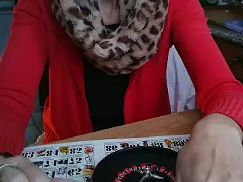 Snapshot of VeneRed chatting on 21, 10, 2025 VeneRed online show from 21, 10, 2025