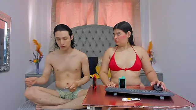 Snapshot of LIZandDante chatting on 18, 9, 2025 LIZandDante online show from 18, 9, 2025