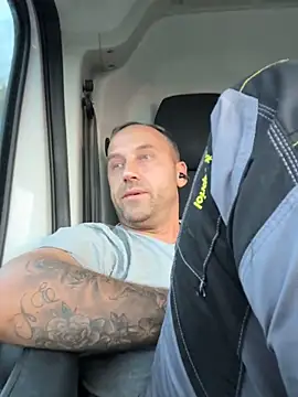 Snapshot of Lecatore80 chatting on 13, 11, 2025 Lecatore80 online show from 13, 11, 2025