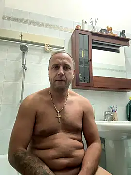 Snapshot of Lecatore80 chatting on 24, 11, 2025 Lecatore80 online show from 24, 11, 2025