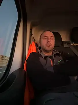 Snapshot of Lecatore80 chatting on 27, 11, 2025 Lecatore80 online show from 27, 11, 2025