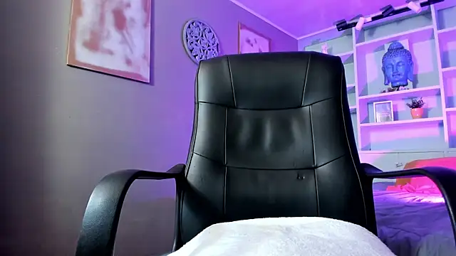 Lucy Williiams online show from 9, 3, 2025