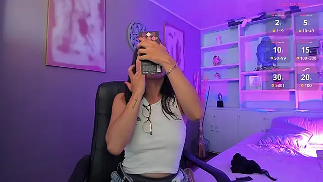 Lucy Williiams online show from 15, 3, 2025