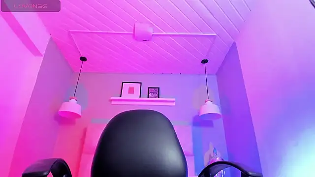 Lucy Williiams online show from 14, 1, 2026