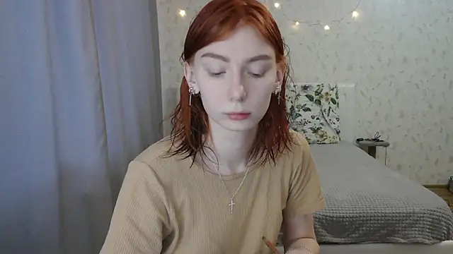 Snapshot of KateBunny chatting on 4, 1, 2025 KateBunny online show from 4, 1, 2025
