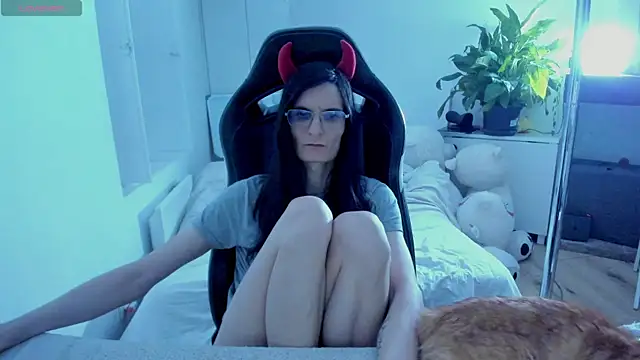 CeriseLapine online show from 12, 3, 2025