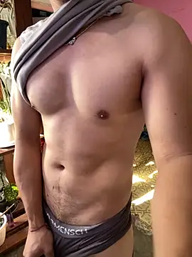 Snapshot of alburt_1996 chatting on 19, 11, 2025 alburt 1996 online show from 19, 11, 2025