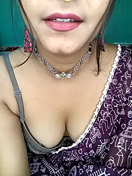 Snapshot of Diamond_queeen chatting on 18, 12, 2024 Diamond queeen online show from 18, 12, 2024