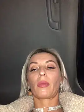 Snapshot of Diamond_Bunny_ chatting on 19, 12, 2024 Diamond Bunny  online show from 19, 12, 2024