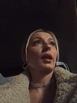 Snapshot of Diamond_Bunny_ chatting on 21, 12, 2024 Diamond Bunny  online show from 21, 12, 2024