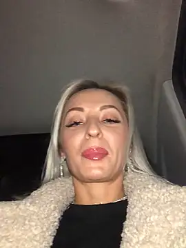 Snapshot of Diamond_Bunny_ chatting on 23, 12, 2024 Diamond Bunny  online show from 23, 12, 2024