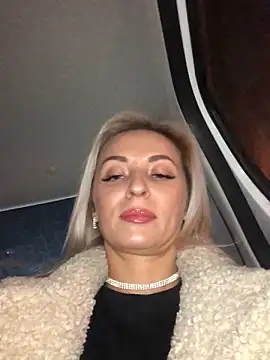 Snapshot of Diamond_Bunny_ chatting on 3, 1, 2025 Diamond Bunny  online show from 3, 1, 2025