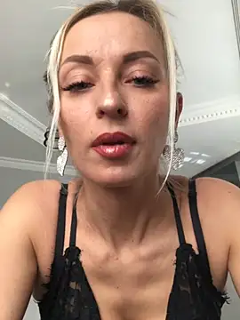 Snapshot of Diamond_Bunny_ chatting on 4, 2, 2025 Diamond Bunny  online show from 4, 2, 2025