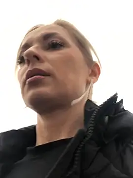 Snapshot of Diamond_Bunny_ chatting on 4, 2, 2025 Diamond Bunny  online show from 4, 2, 2025