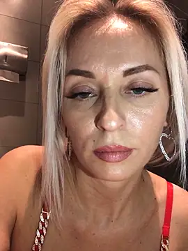 Snapshot of Diamond_Bunny_ chatting on 11, 2, 2025 Diamond Bunny  online show from 11, 2, 2025