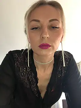 Snapshot of Diamond_Bunny_ chatting on 21, 2, 2025 Diamond Bunny  online show from 21, 2, 2025