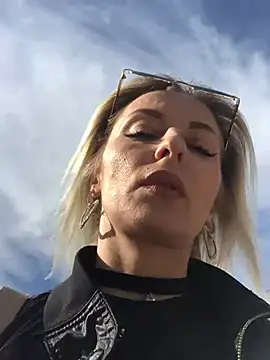 Snapshot of Diamond_Bunny_ chatting on 8, 3, 2025 Diamond Bunny  online show from 8, 3, 2025