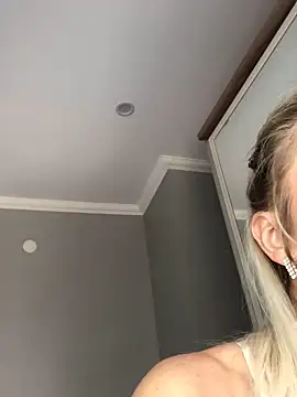 Snapshot of Diamond_Bunny_ chatting on 14, 3, 2025 Diamond Bunny  online show from 14, 3, 2025